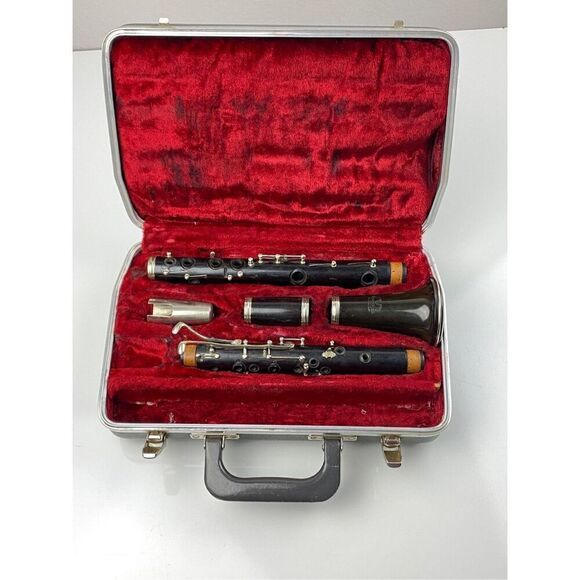 Vintage Triomphe Clarinet w/ Hard Carry Case - For Parts or Repair EB1989 - Picture 1 of 14